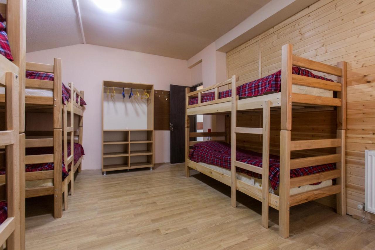 Snow House Hostel Gudauri Exterior photo