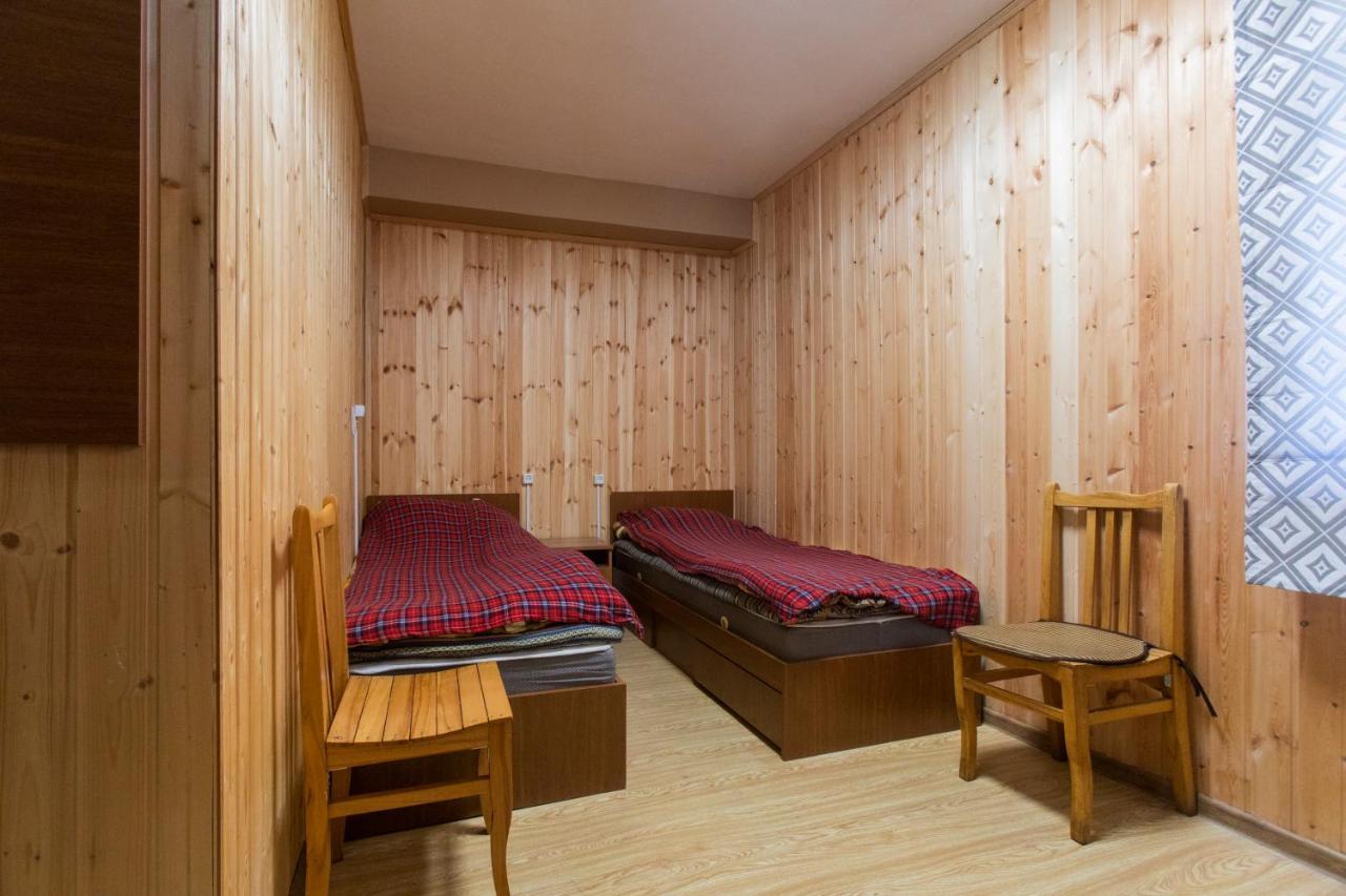 Snow House Hostel Gudauri Exterior photo